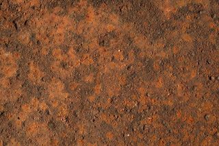 Carrelage effet métal brun 50x100 : l'acier patiné au mur