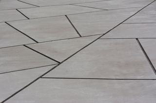 Extra grey 80x80, une dalle carrée grise pour sol contemporain