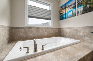 Un béton beige en 60x120 avec le carrelage Ciopt mat