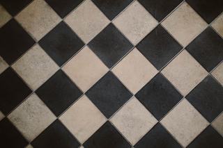 Carrelage parquet gris 20x60 : poser le Gona en chevron